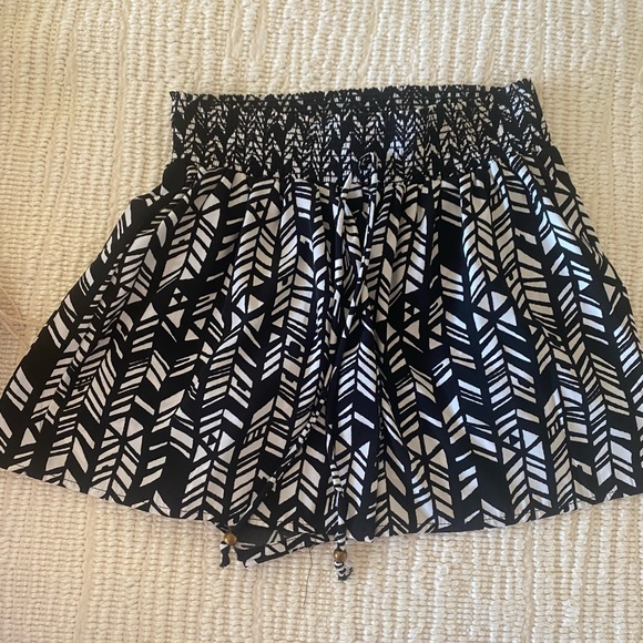 Aztec Print Flowy Shorts - Picture 4 of 6